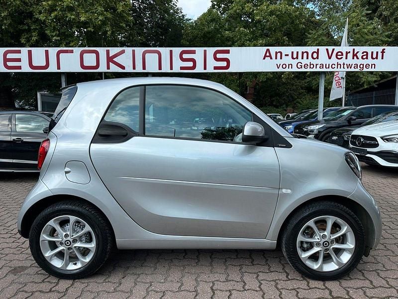 Silber Gebraucht 2018 Smart ForTwo Coupé Passion Kleinwagen | 13.900 € (Fairer Preis) - Bild 1/4