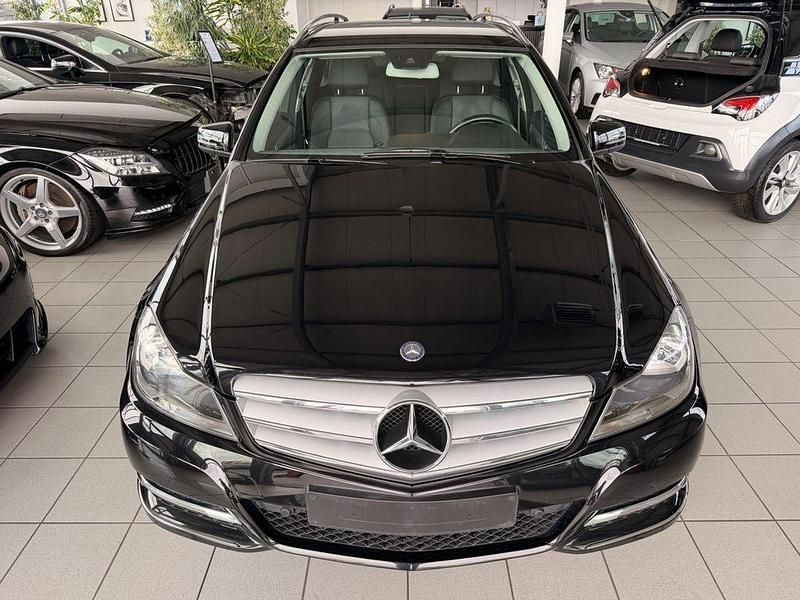 Gebraucht Mercedes C220 170 PS (125 kW) 2014 Schwarz Kombi