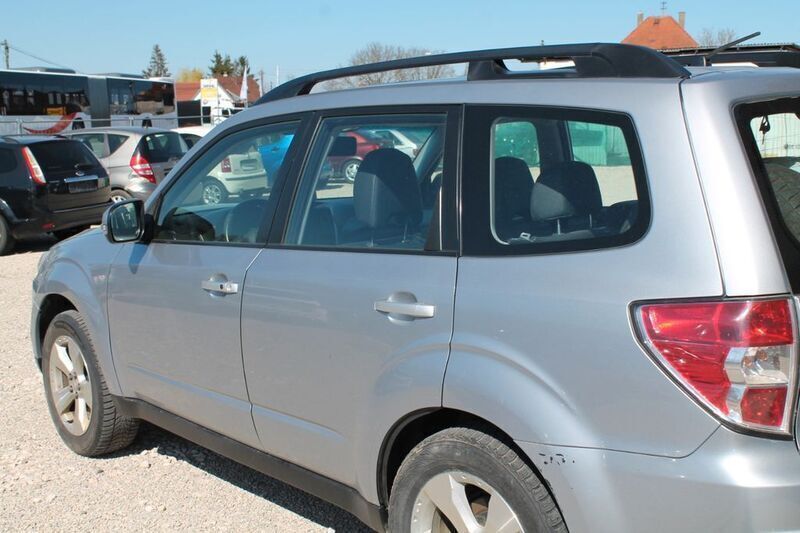 Gebraucht Subaru Forester Exclusive+ 147 PS (108 kW) 2012 Silber SUV