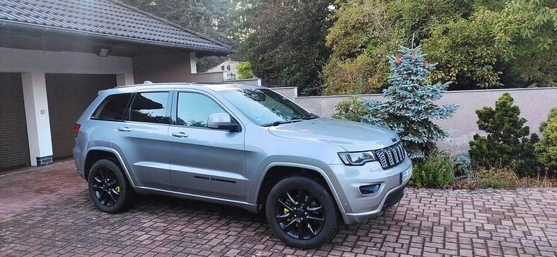 Silber Gebraucht 2017 Jeep Grand Cherokee SUV | 16.995 € - Bild 1/4