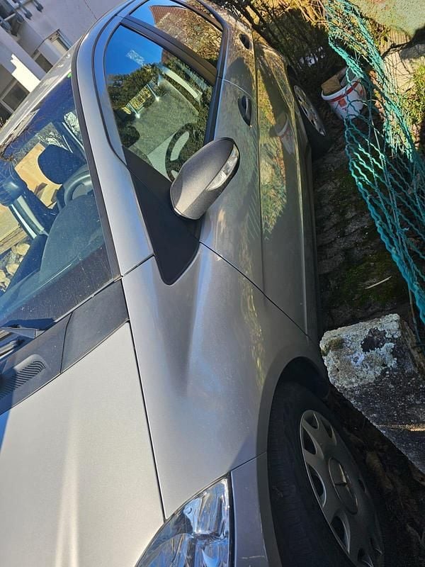 Gebraucht Mercedes A150 102 PS (75 kW) 2007 Silber Kleinwagen