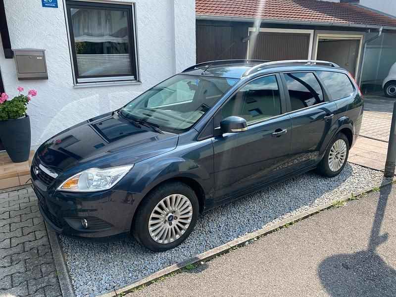 Grau Gebraucht 2009 Ford Focus Kombi | 1.000 € (Superpreis) - Bild 1/4