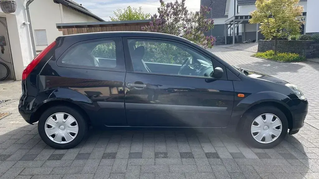 Gebraucht Ford Fiesta 60 PS (44 kW) 2007 Blau Kleinwagen
