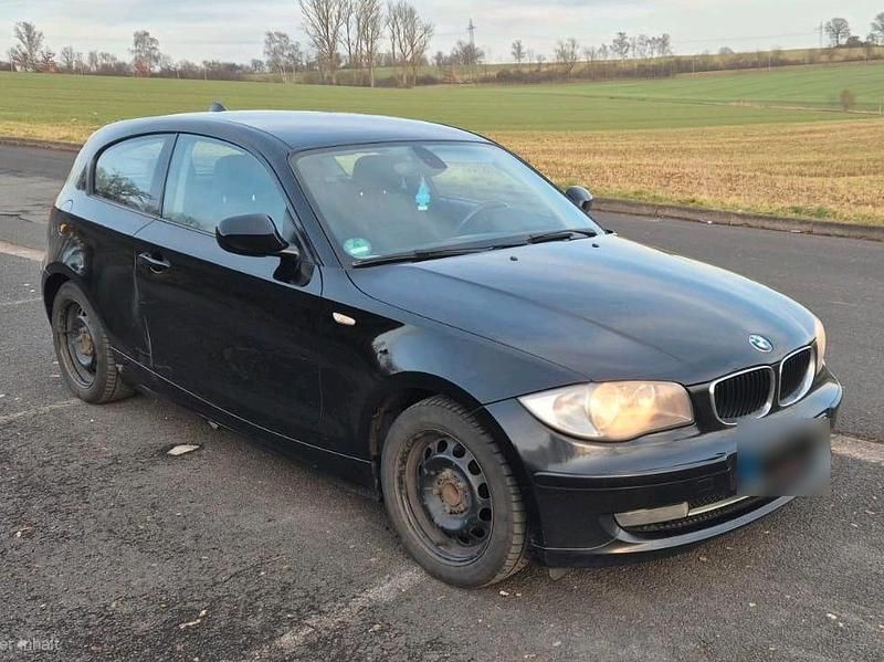 Gebraucht BMW 116 116 PS (85 kW) 2010 Schwarz Kleinwagen