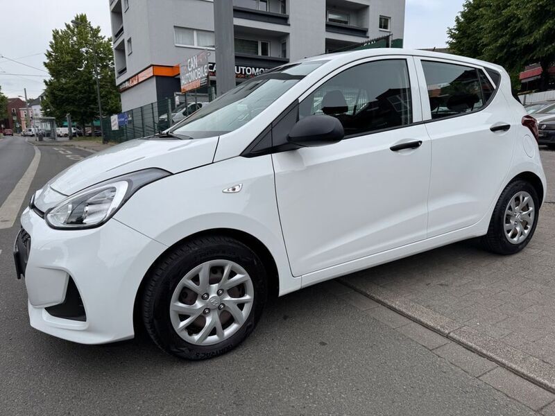 Weiß Gebraucht 2019 Hyundai i10 Pure Kleinwagen | 5.990 € (Guter Preis) - Bild 1/4