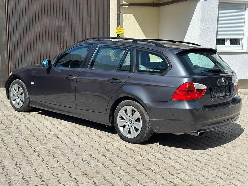 Second-hand BMW 318 143 CP (105 kW) 2008 Berlinǎ