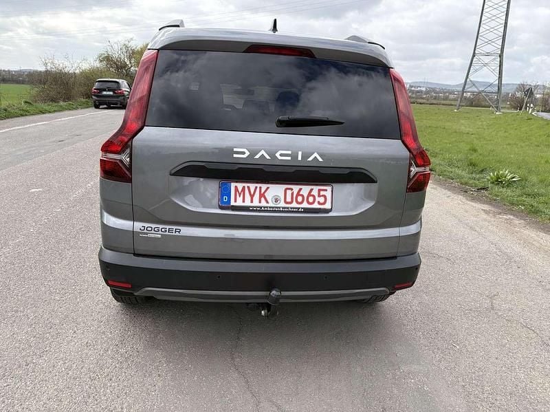 Gebraucht Dacia Jogger Expression 101 PS (74 kW) 2023 Schiefergrau Van / Kleinbus
