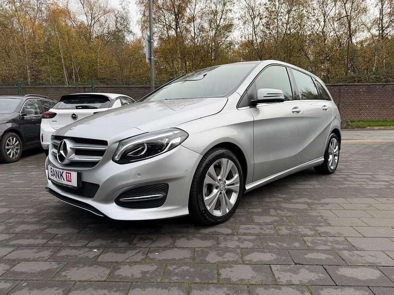 Gebraucht Mercedes B200 156 PS (114 kW) 2017 Polarsilber  metalliclack Van / Kleinbus