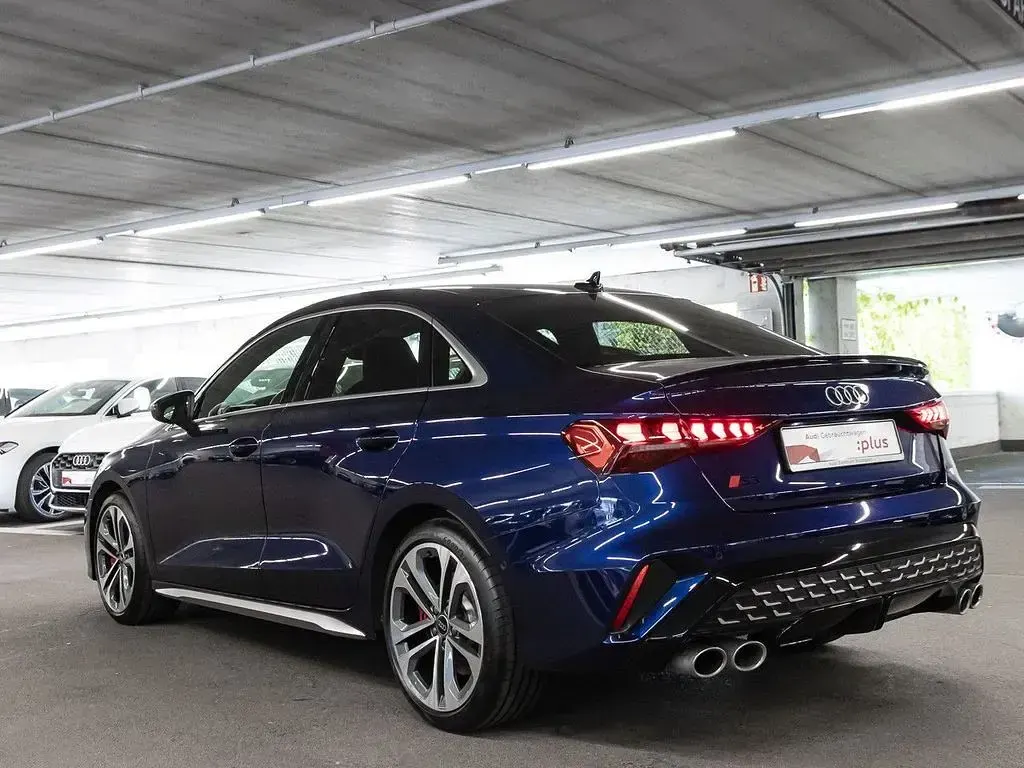 Gebraucht Audi S3 Ambiente 333 PS (244 kW) 2025 Navarrablau metallic Limousine