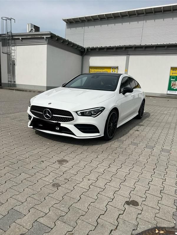 Weiß Gebraucht 2020 Mercedes CLA250 Shooting Brake Kombi | 25.500 € (Fairer Preis) - Bild 1/4