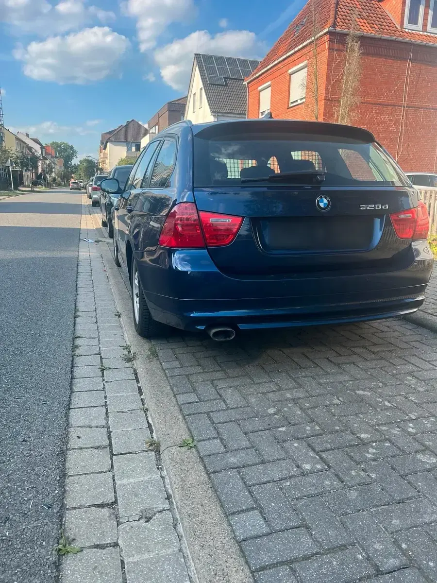 Gebraucht BMW 320 184 PS (135 kW) 2012 Blau Kombi