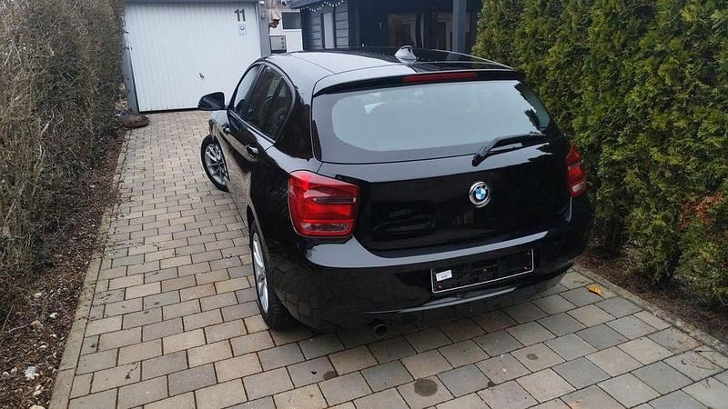 Gebraucht BMW 116 136 PS (100 kW) 2012 Schwarz Kleinwagen
