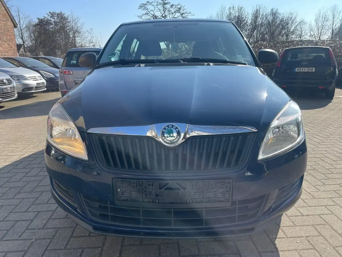 Używany Skoda Fabia Special 60 KM (44 kW) 2011 Niebieski Hatchback