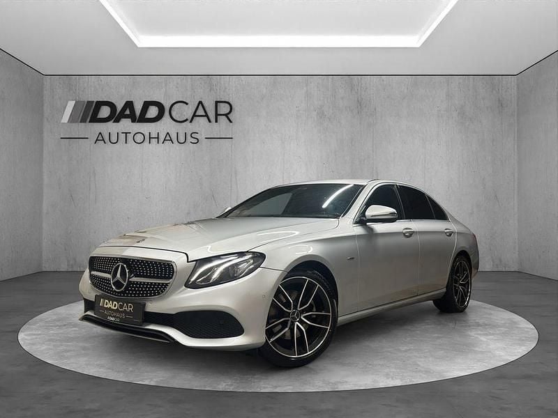 Silber Gebraucht 2020 Mercedes E200 Avantgarde Limousine | 24.900 € (Superpreis) - Bild 1/4