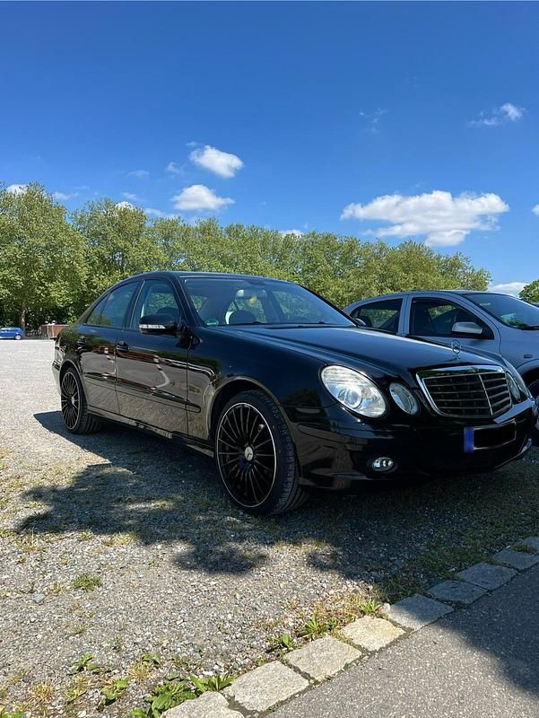 Gebraucht Mercedes E200 184 PS (135 kW) 2007 Schwarz Limousine