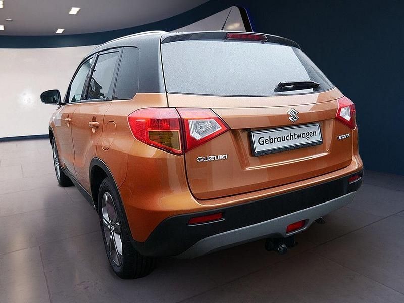 Gebraucht Suzuki Vitara Comfort 120 PS (88 kW) 2015 Orange SUV