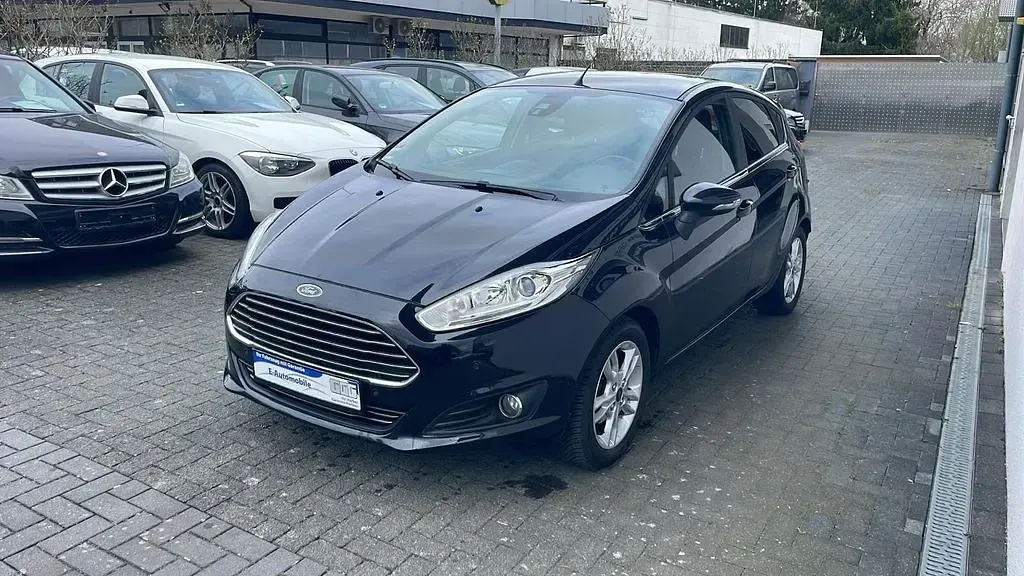 Gebraucht Ford Fiesta Titanium 125 PS (91 kW) 2016 Schwarz Kleinwagen