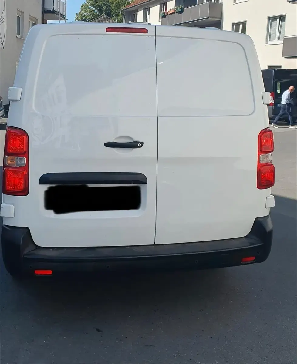 Gebraucht Peugeot Expert 145 PS (106 kW) 2022 Weiß Van