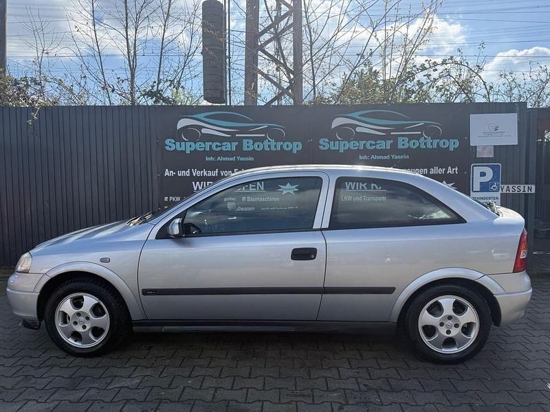 Gebraucht Opel Astra Elegance 75 PS (55 kW) 1999 Silber Coupé
