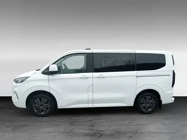 Gebraucht Ford Tourneo Custom Titanium 136 PS (100 kW) 2025 Andere Van