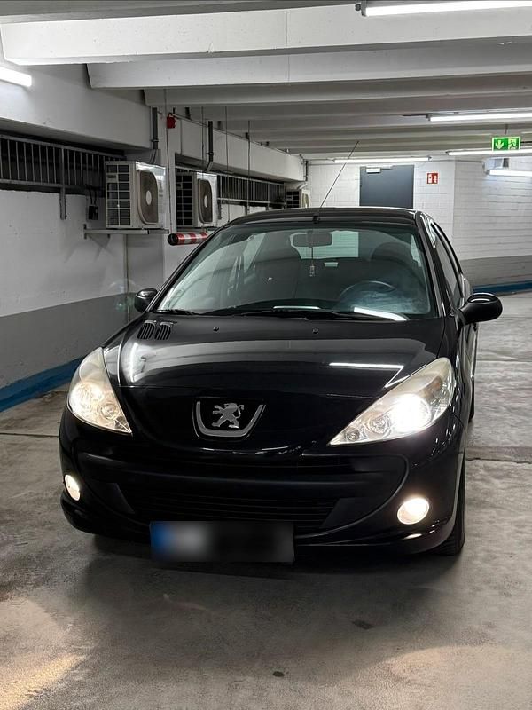 Gebraucht Peugeot 206+ 73 PS (53 kW) 2012 Schwarz Kleinwagen
