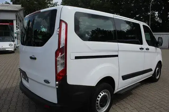 Second-hand Ford Transit Custom 105 CP (77 kW) 2021 Alb Break