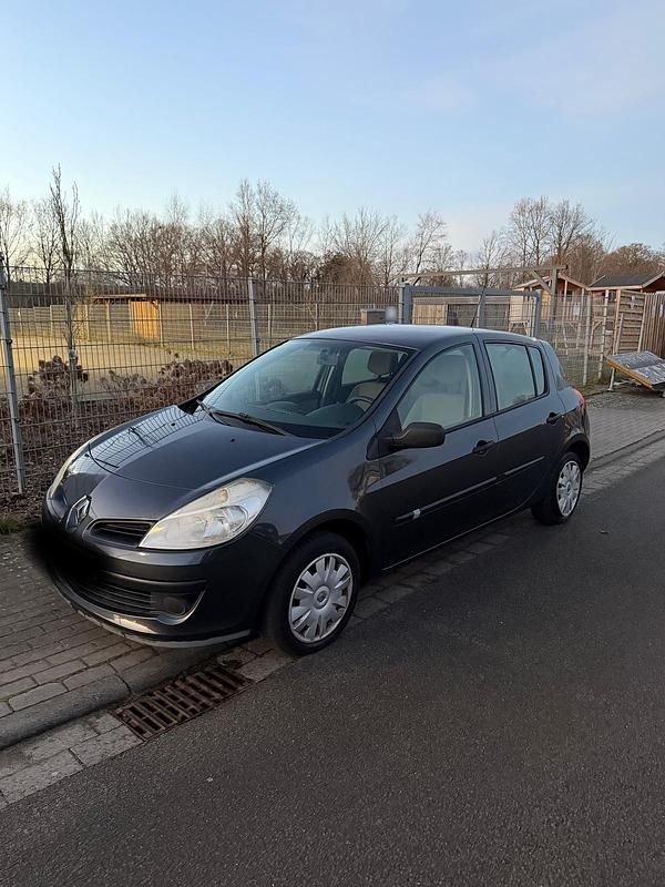 Gebraucht Renault Clio II 57 PS (41 kW) 2006 Grau Kleinwagen