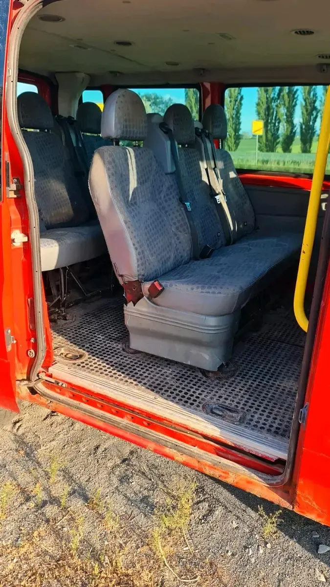 Second-hand Ford Transit 86 CP (63 kW) 2008 Roșu Monovolum