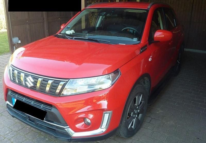 Rot Gebraucht 2021 Suzuki Vitara Comfort+ SUV | 17.900 € (Guter Preis) - Bild 1/4