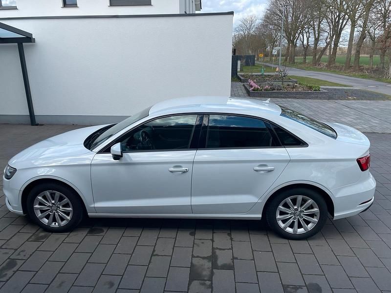 Gebraucht Audi A3 150 PS (110 kW) 2017 Weiß Limousine
