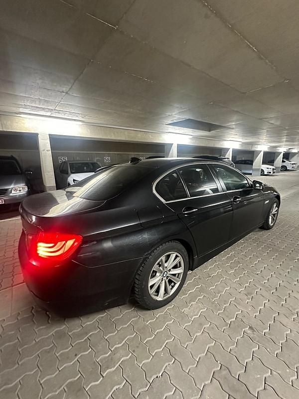 Gebraucht BMW 530 245 PS (180 kW) 2010 Schwarz Limousine