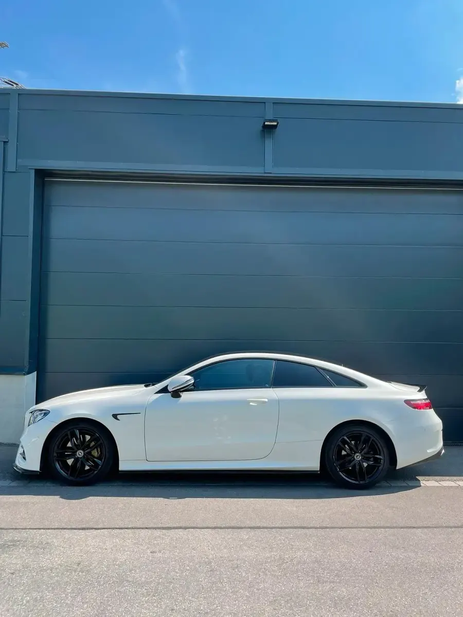 Gebraucht Mercedes E300 AMG line 245 PS (180 kW) 2018 Weiß Coupé