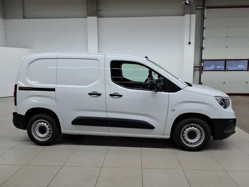 Gebraucht Opel Combo 102 PS (75 kW) 2024 Kaolin weiß Van / Kleinbus