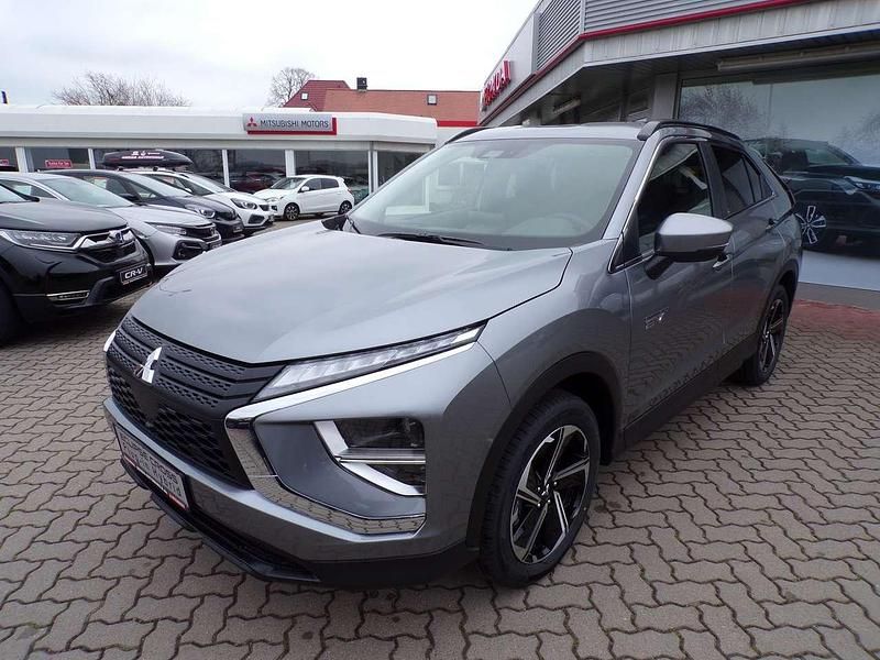 Grau Gebraucht 2022 Mitsubishi Eclipse Cross Basis SUV | 26.990 € (Fairer Preis) - Bild 1/4