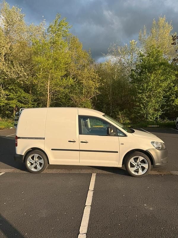Usata VW Caddy 105 CV (77 kW) 2012 Bianco Monovolume