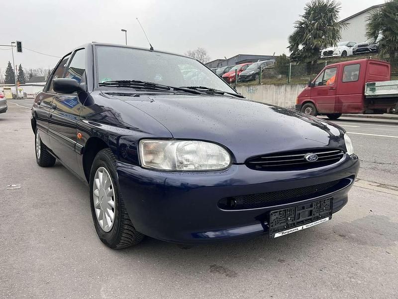 Gebraucht Ford Escort 88 PS (64 kW) 1996 Blau Limousine