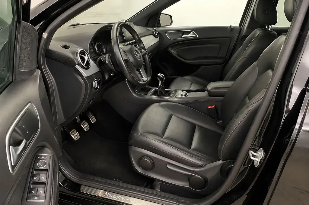 Gebraucht Mercedes B200 AMG Edition 1 156 PS (114 kW) 2012 Schwarz Kleinwagen