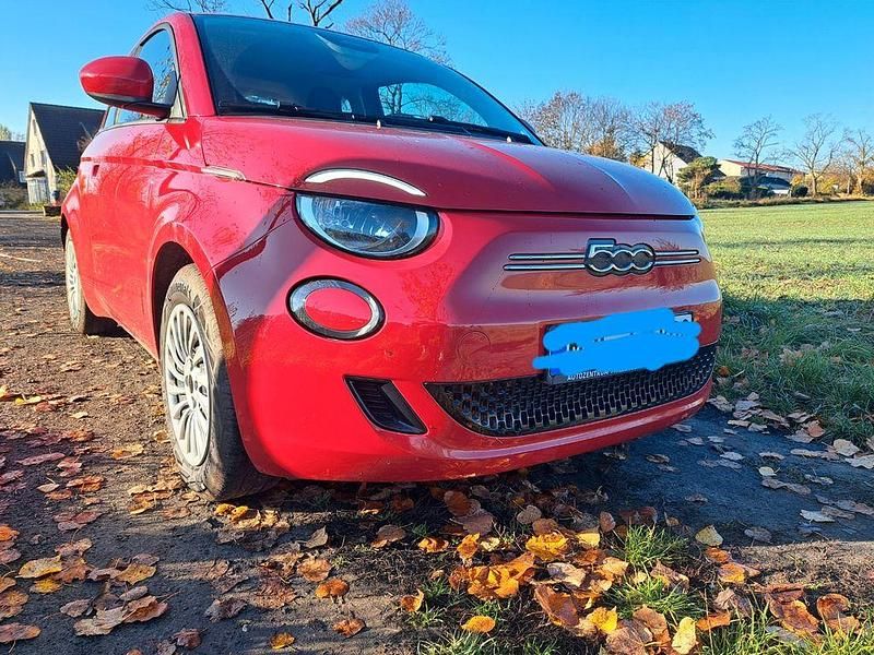 Rot Gebraucht 2024 Fiat 500e Limousine | 14.990 € (Superpreis) - Bild 1/4