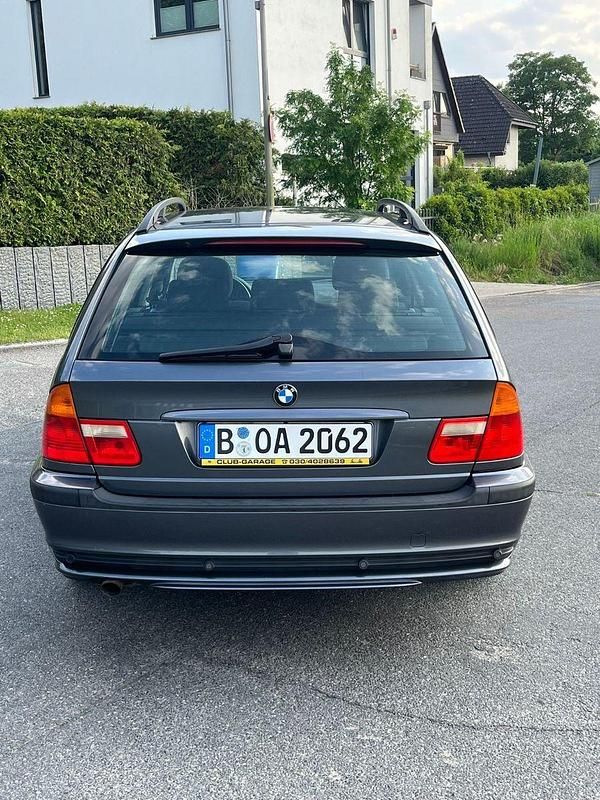 Gebraucht BMW 316 116 PS (85 kW) 2003 Grau Kombi