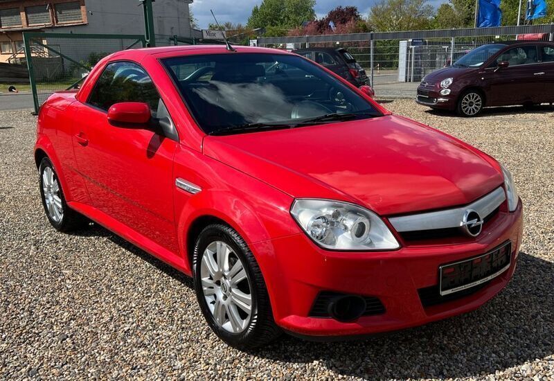Rot Gebraucht 2006 Opel Tigra Enjoy Cabrio | 1.990 € (Fairer Preis) - Bild 1/4