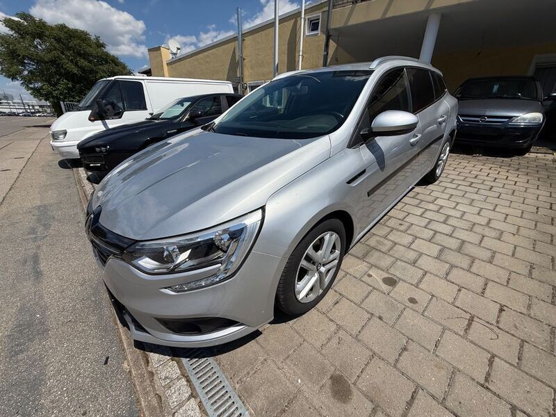 Silber Gebraucht 2019 Renault Mégane IV Limousine | 9.200 € (Guter Preis) - Bild 1/4