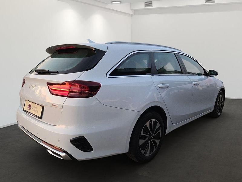 Gebraucht Kia Ceed Sportswagon Vision 141 PS (103 kW) 2022 Weiß Kombi