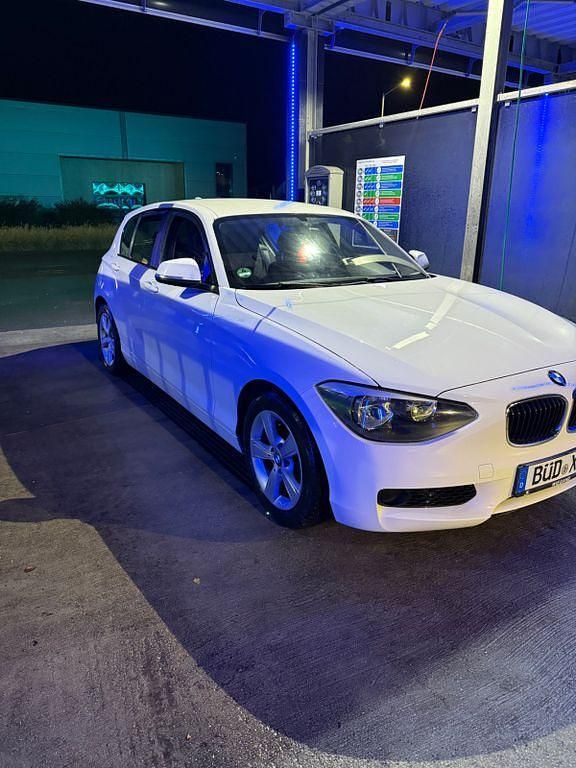 Gebraucht BMW 116 101 PS (74 kW) 2012 Weiß Kleinwagen