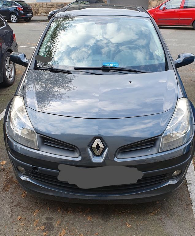 Grau Gebraucht 2009 Renault Clio II Luxe Limousine | 2.350 € (Guter Preis) - Bild 1/4