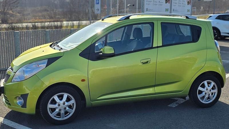 Gebraucht Chevrolet Spark 82 PS (60 kW) 2011 Grün Kleinwagen