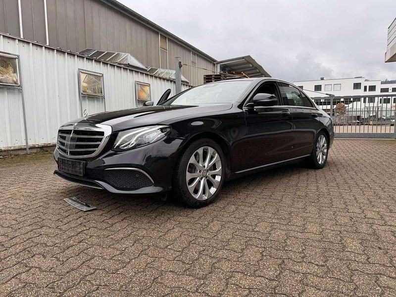 Gebraucht Mercedes E350 258 PS (189 kW) 2016 Schwarz Limousine