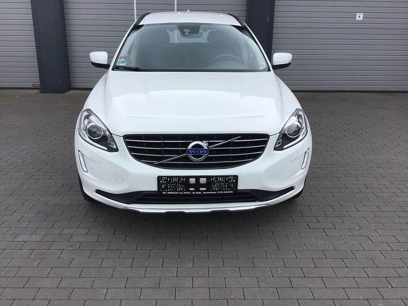 Weiß Gebraucht 2014 Volvo XC60 Kinetic SUV | 15.225 € (Fairer Preis) - Bild 1/4