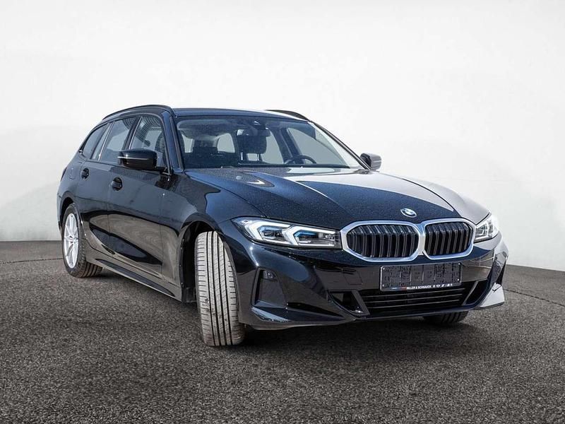 Używany BMW 330 245 KM (180 kW) 2023 Czarny Sedan/Limuzyna