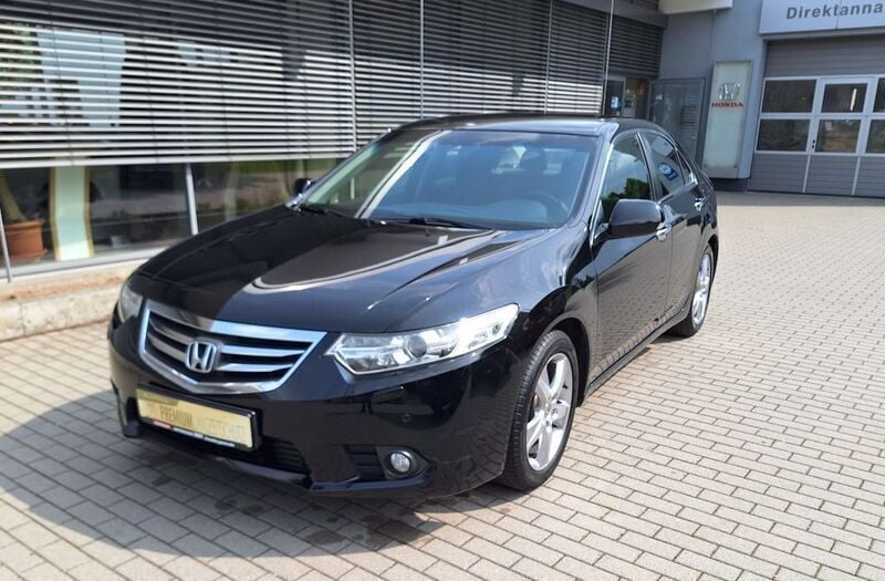Dunkel schwarz metallic Gebraucht 2014 Honda Accord Elegance Limousine | 11.980 € (Guter Preis) - Bild 1/4