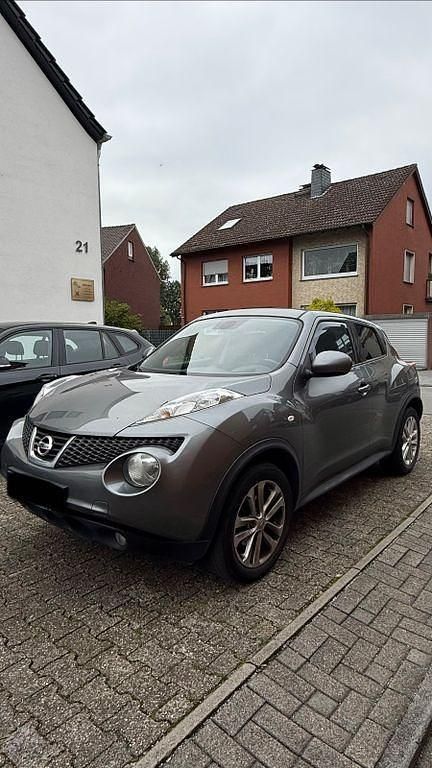 Grau Gebraucht 2011 Nissan Juke Tekna SUV | 5.999 € (Guter Preis) - Bild 1/4